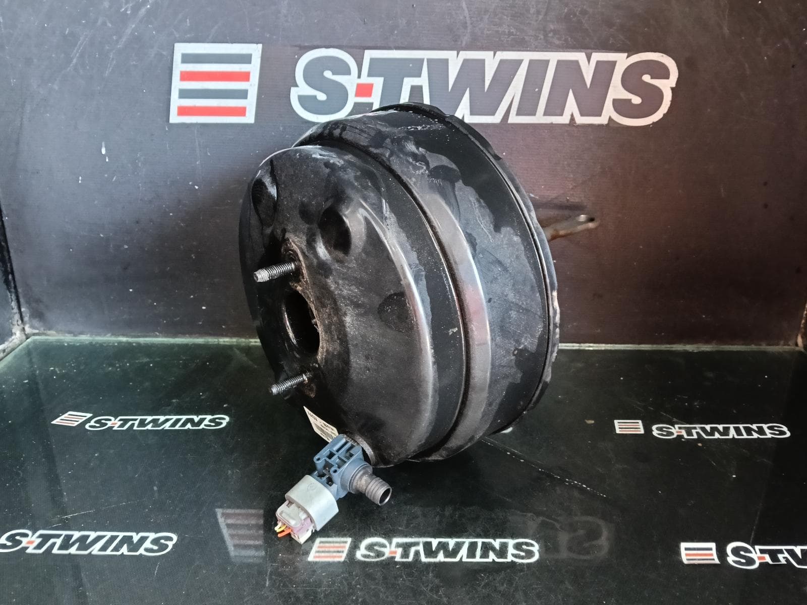 Used auto part listing image: 2011 HOLDEN COMMODORE BRAKE BOOSTER VE SII, 09/10-05/13 0000422415