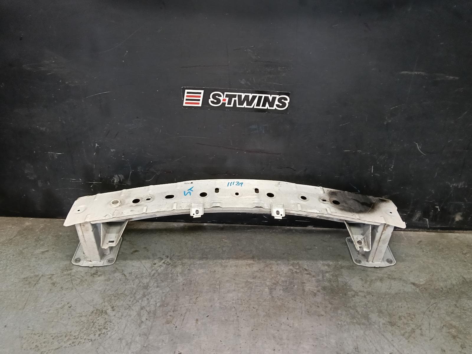 Used auto part listing image: 2014 MAZDA 3 F BAR REINFORC BRACK MAIN REINFORCEMENT, BM, 11/13-05/16 0000422631
