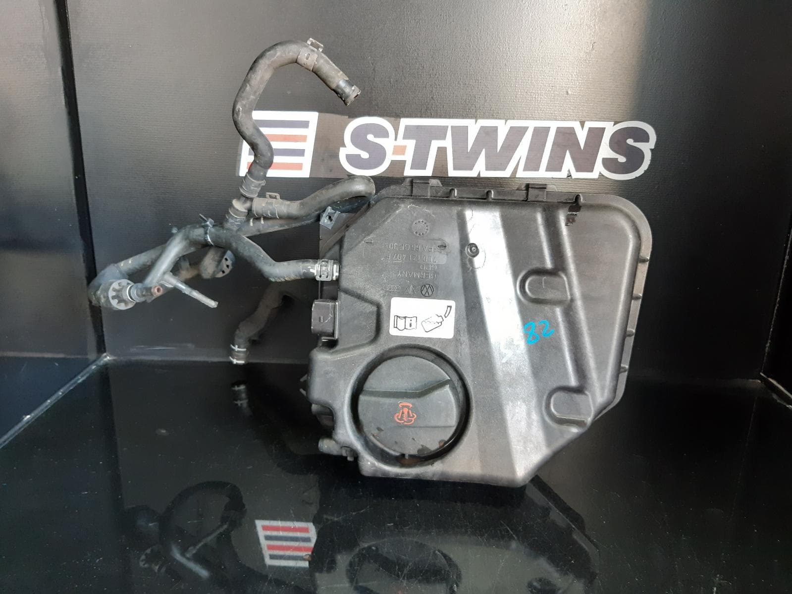 Used auto part listing image: 2011 AUDI Q7 OVERFLOW BOTTLE 4L, 09/06-08/15 0000132274