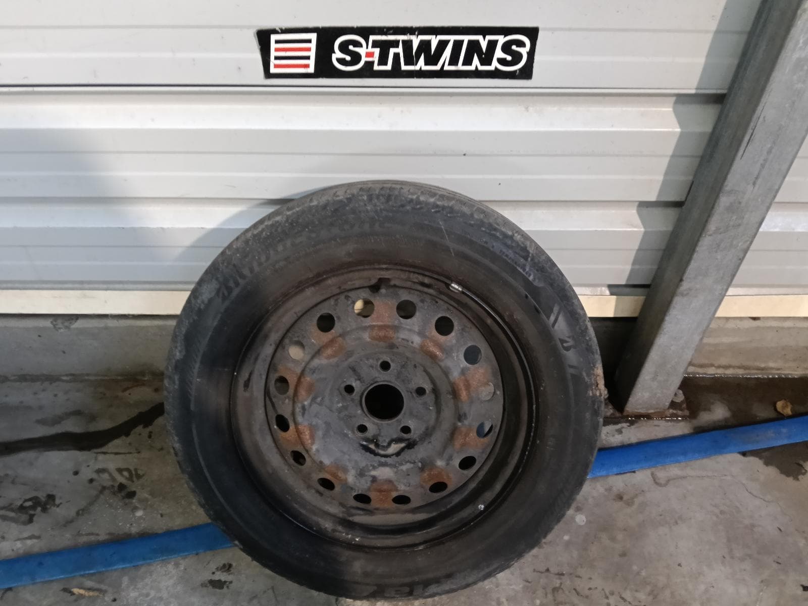 Used auto part listing image: 2017 TOYOTA TARAGO WHEEL STANDARD STEEL 16X6IN, GLi, ACR50R/GSR50R, 01/06-06/20 0000422488