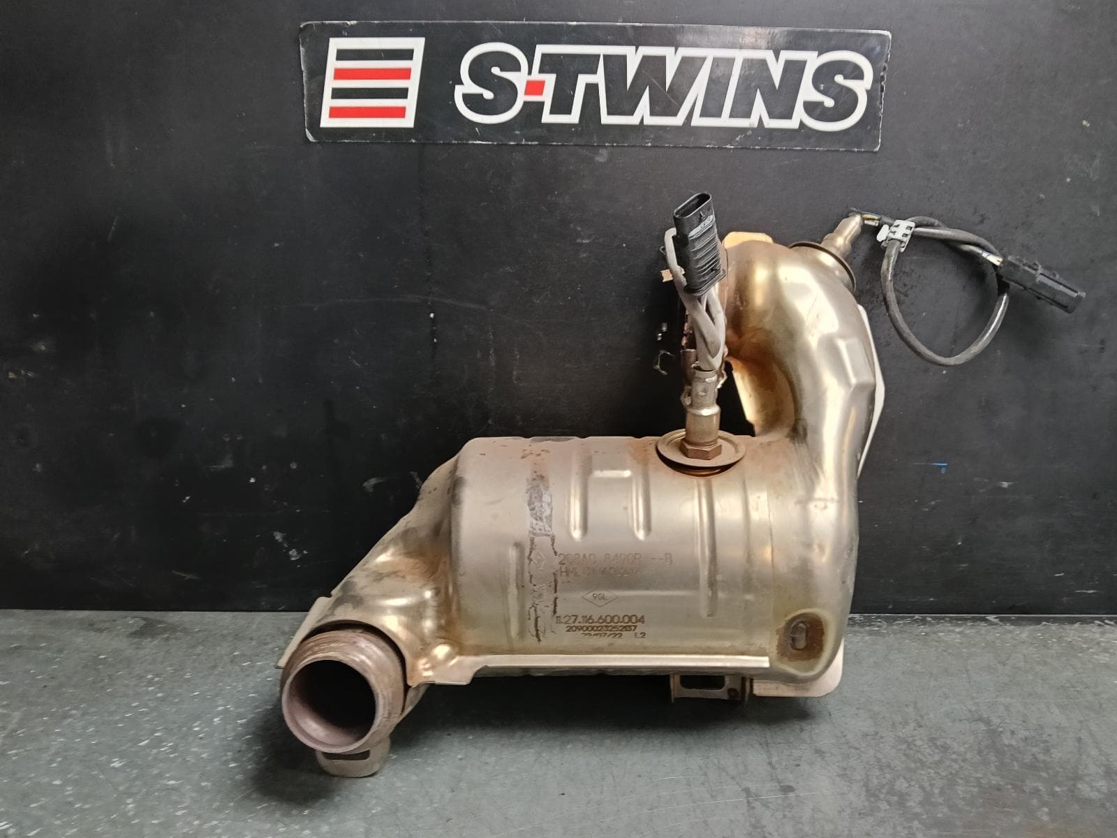 Used auto part listing image: 2022 RENAULT CAPTUR CATALYTIC CONVERTER XJB, 04/20- 0000422787