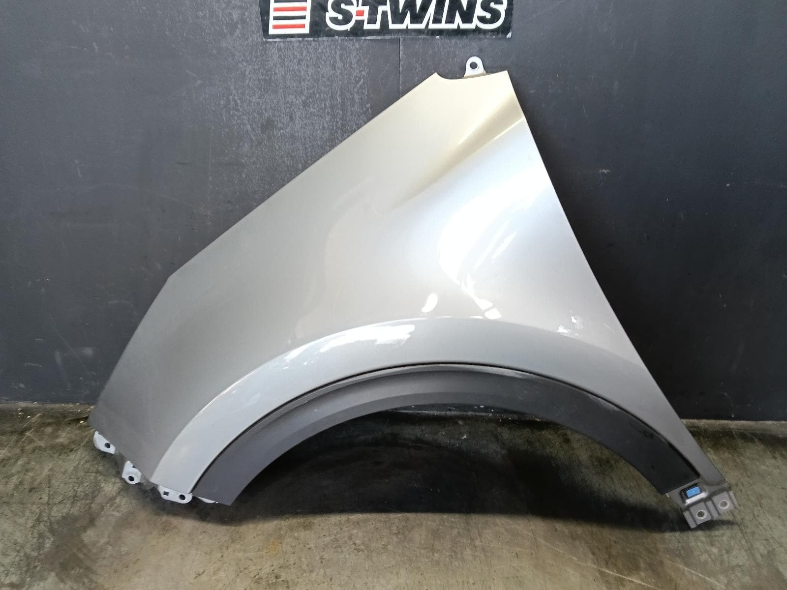 Used auto part listing image: 2019 KIA SPORTAGE LEFT GUARD QL, 10/15-08/21 0000419916