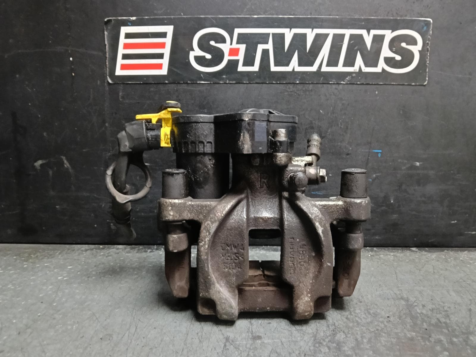 Used auto part listing image: 2015 SUBARU LIBERTY CALIPER RH REAR, FB25/EZ36, 6TH GEN, 08/14-04/21 0000422780