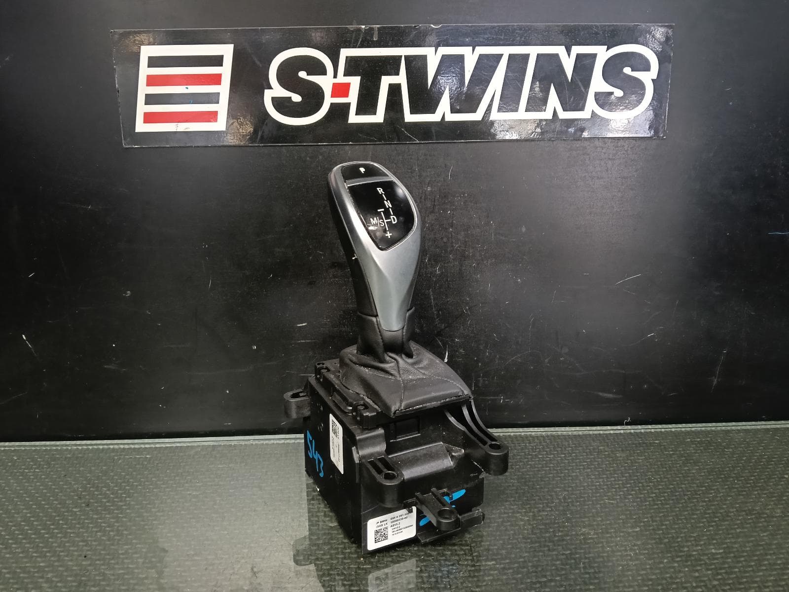Used auto part listing image: 2013 BMW 5 SERIES GEAR STICK SHIFTER SPORT, EARLY TYPE, F10/F11, 05/10-07/13 0000423055