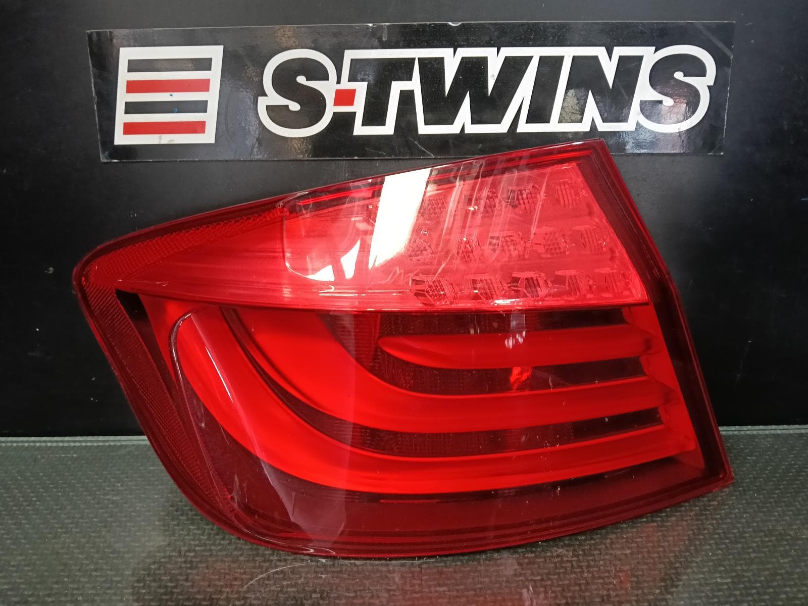 Used auto part listing image: 2013 BMW 5 SERIES LEFT TAILLIGHT F10, SEDAN, 05/10-07/13 0000423061