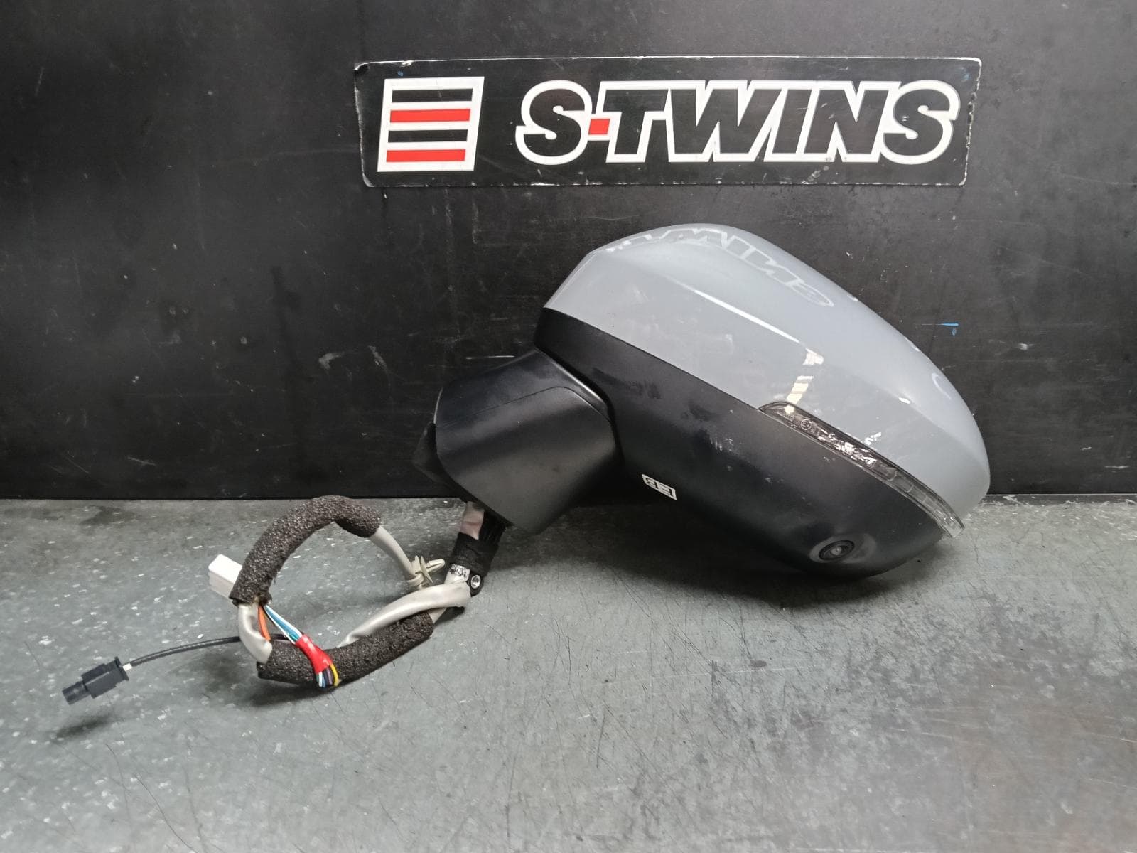 Used auto part listing image: 2023 NISSAN XTRAIL LEFT DOOR MIRROR T33, W/ MEMORY, AUTO TILT, CAMERA TYPE, COLOUR CODED, 08/22- 0000422677