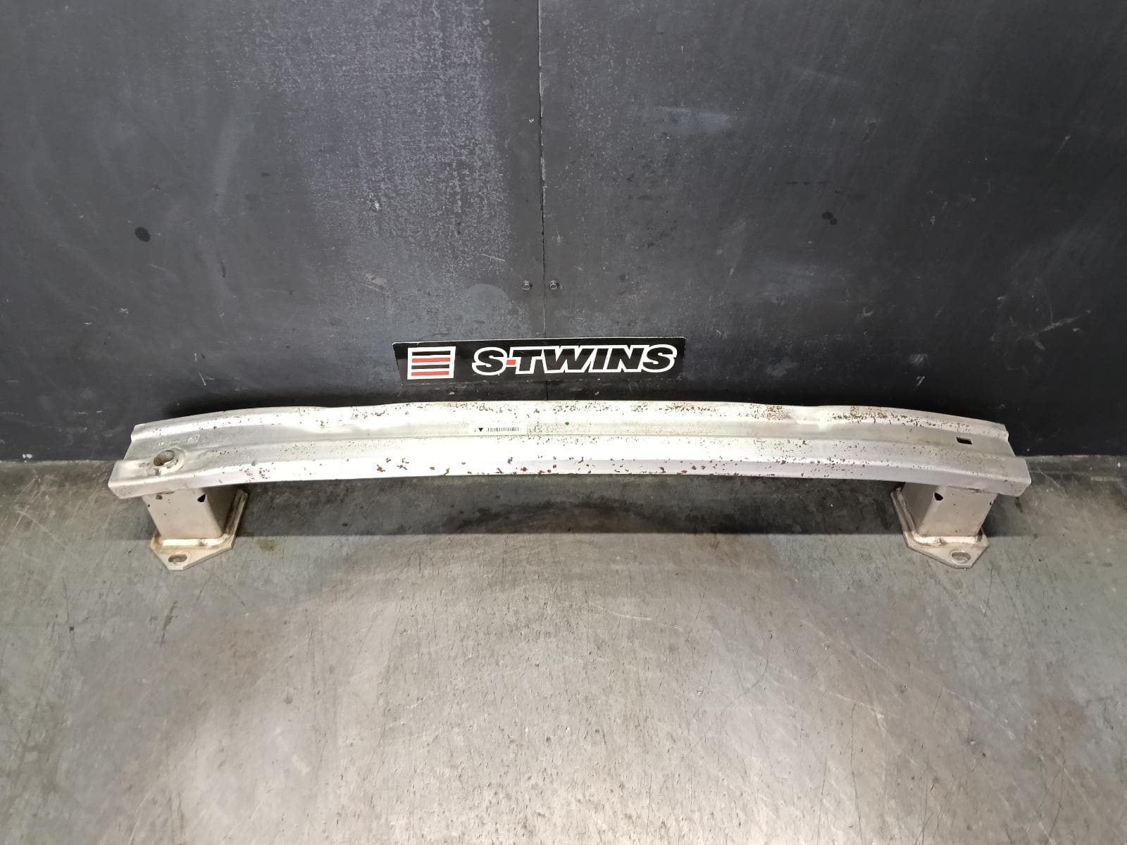 Used auto part listing image: 2018 BMW X1 R BAR BRACKET REINFO F48, MAIN REINFORCEMENT, 08/15-06/22 0000423024