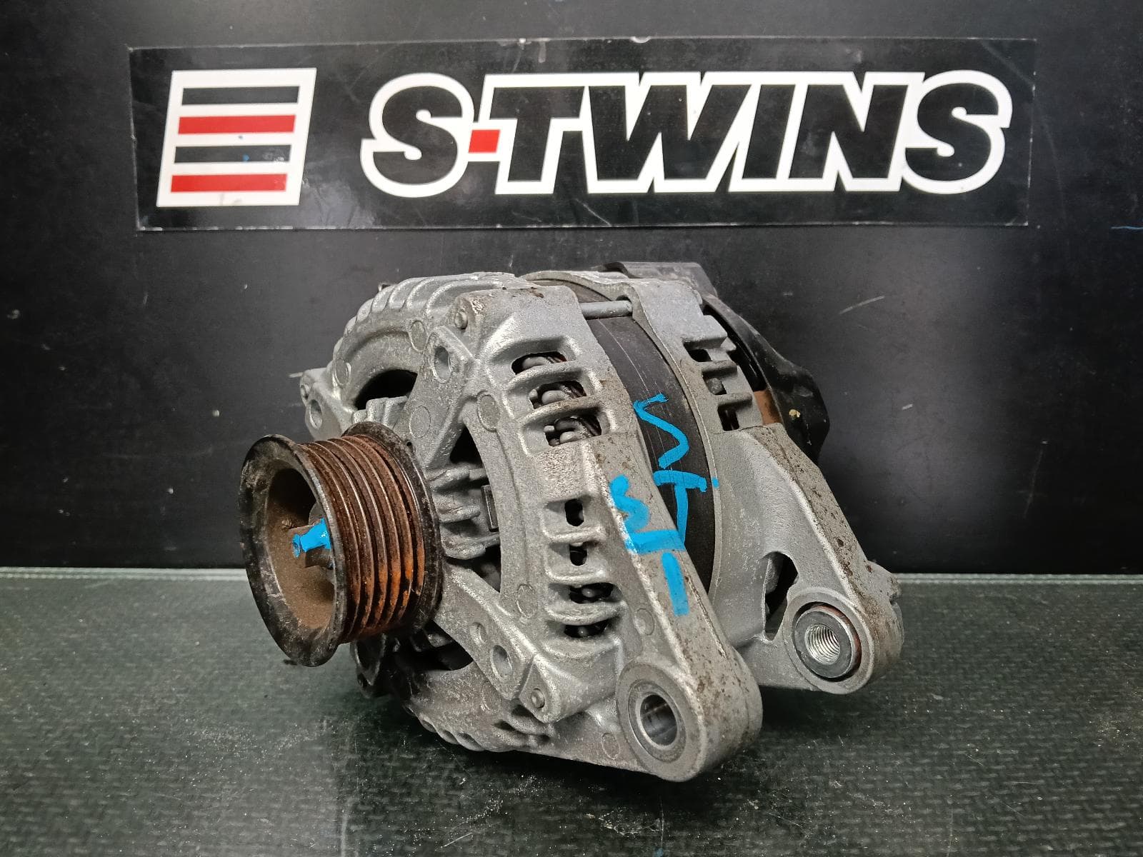 Used auto part listing image: 2017 KIA CARNIVAL/GRAND CARNIVAL ALTERNATOR PETROL, 3.3, G6DH, YP, 12/14-03/18 0000423172
