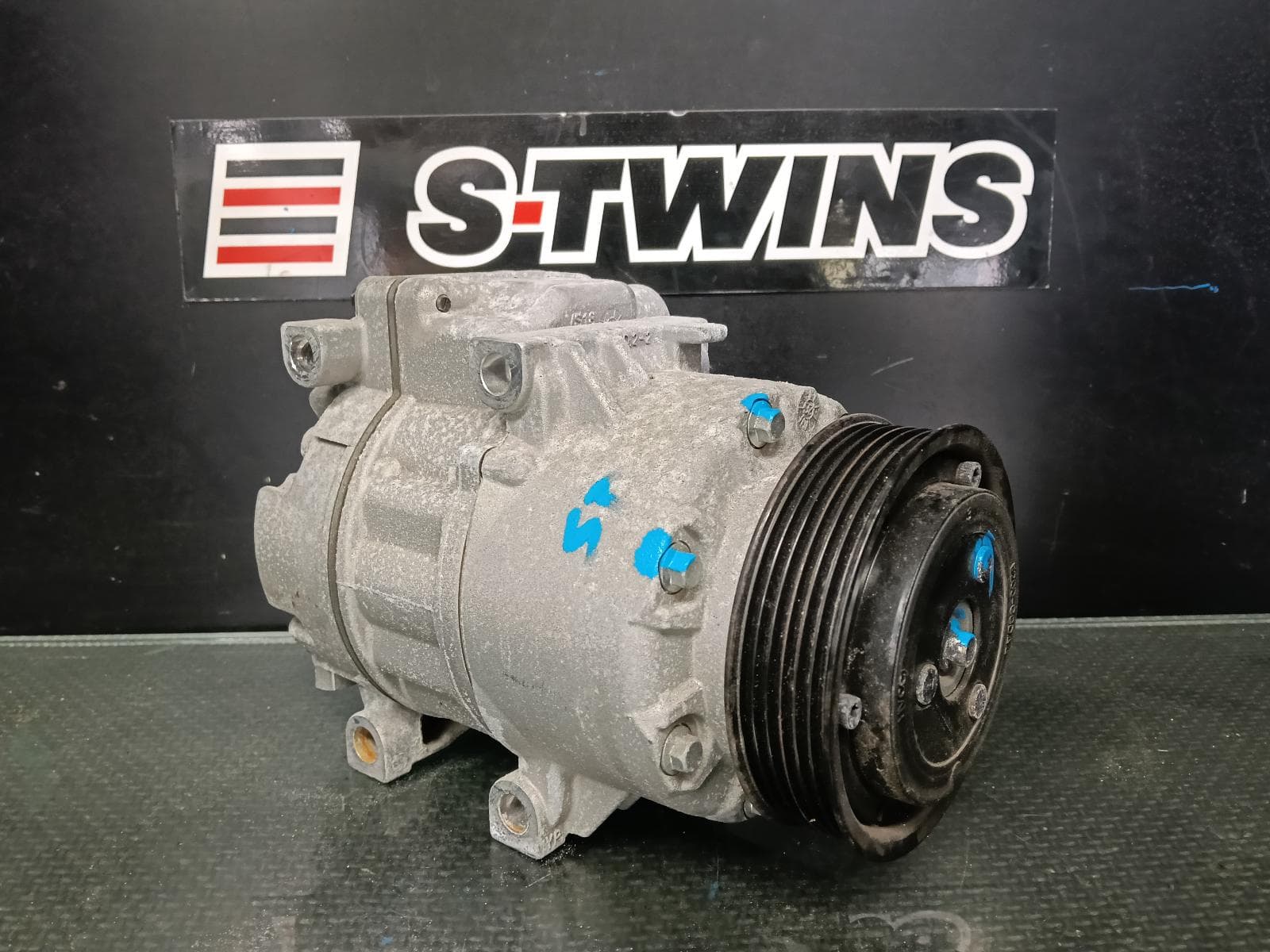 Used auto part listing image: 2017 KIA CARNIVAL/GRAND CARNIVAL A C COMPRESSOR YP, 3.3, PETROL, G6DH/G6DM, 12/14-10/20 0000423173