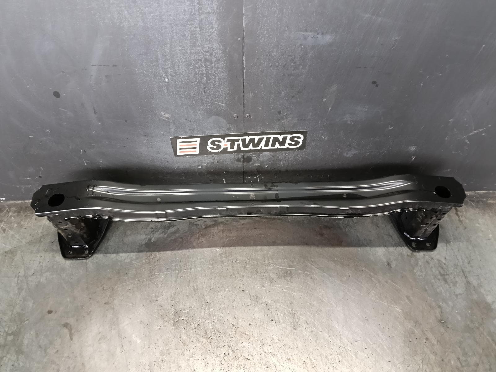 Used auto part listing image: 2018 TOYOTA COROLLA R BAR BRACKET REINFO E210, MAIN REINFORCEMENT, HATCH, 07/18- 0000423130