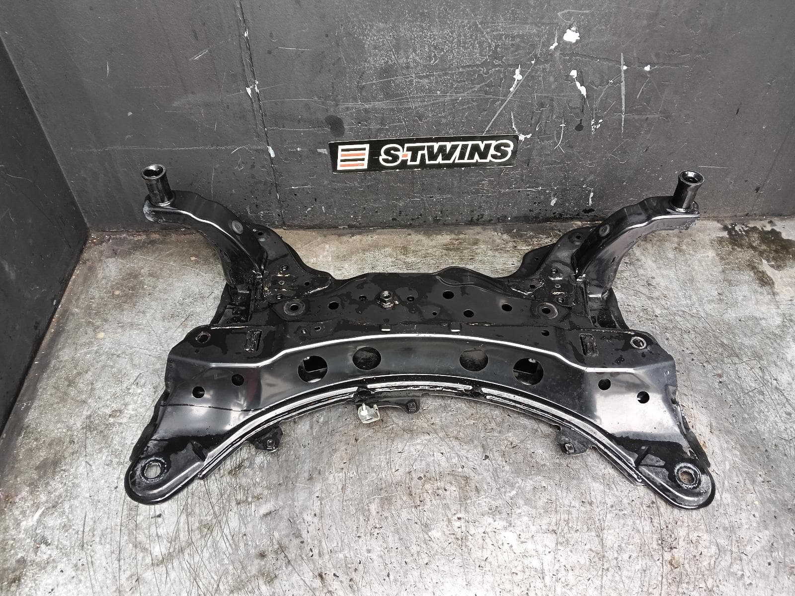 Used auto part listing image: 2018 TOYOTA COROLLA FRT XMEMBER CRADLE E210, CROSSMEMBER 07/18- 0000423134