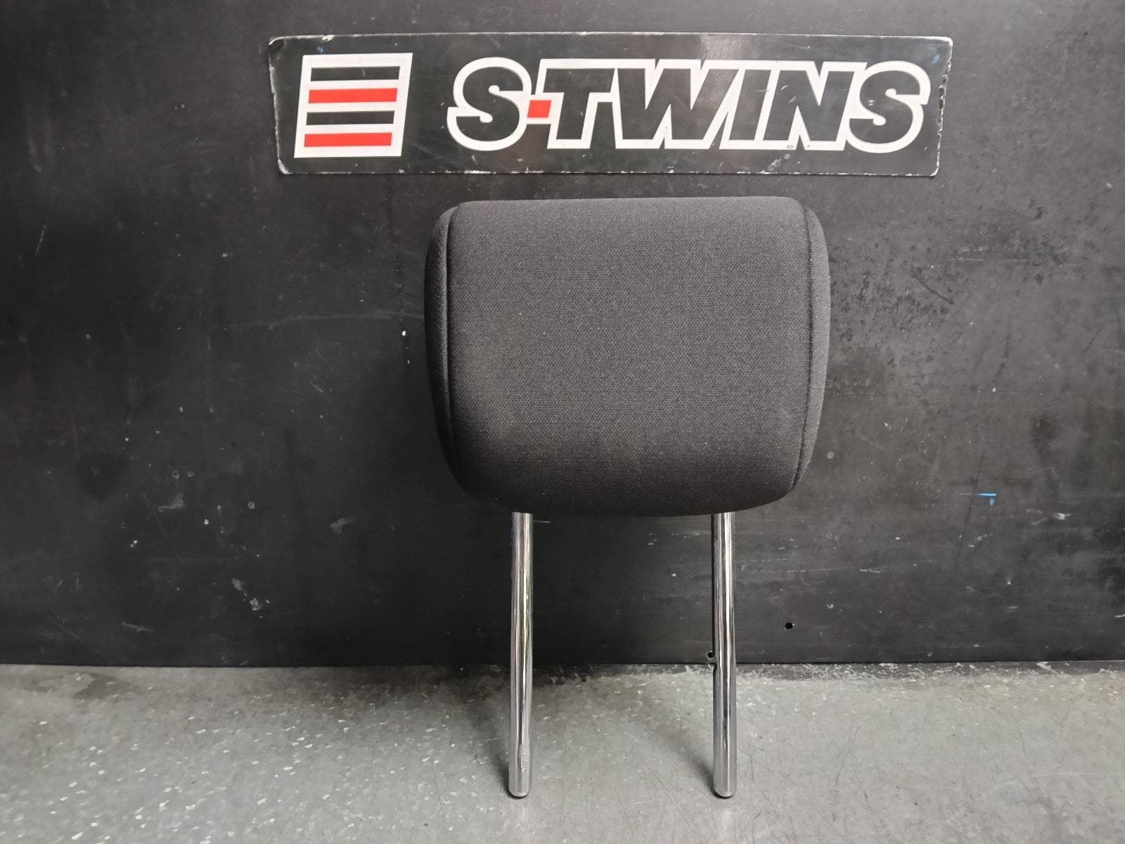 Used auto part listing image: 2020 NISSAN JUKE HEADREST F16, 03/20- 0000423083