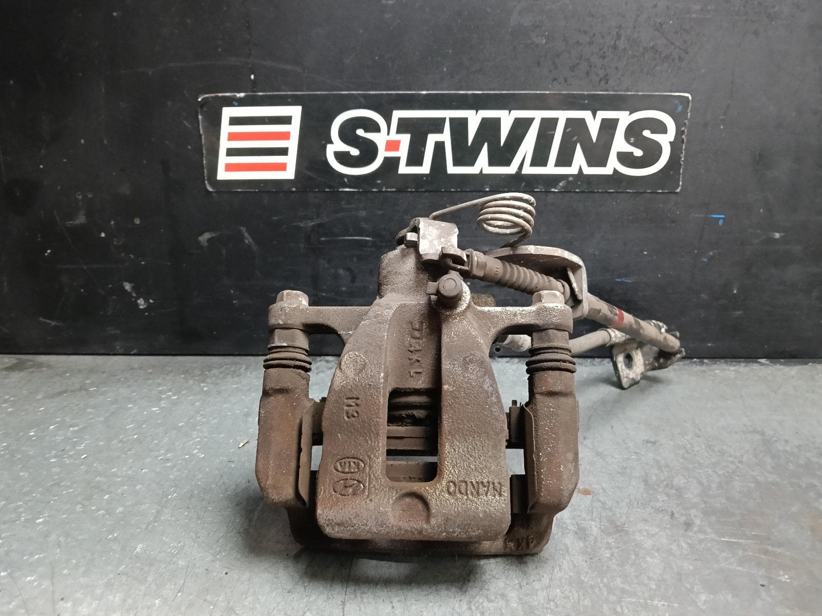 Used auto part listing image: 2015 HYUNDAI ACCENT CALIPER RH REAR, RB, 05/11-12/19 0000423218