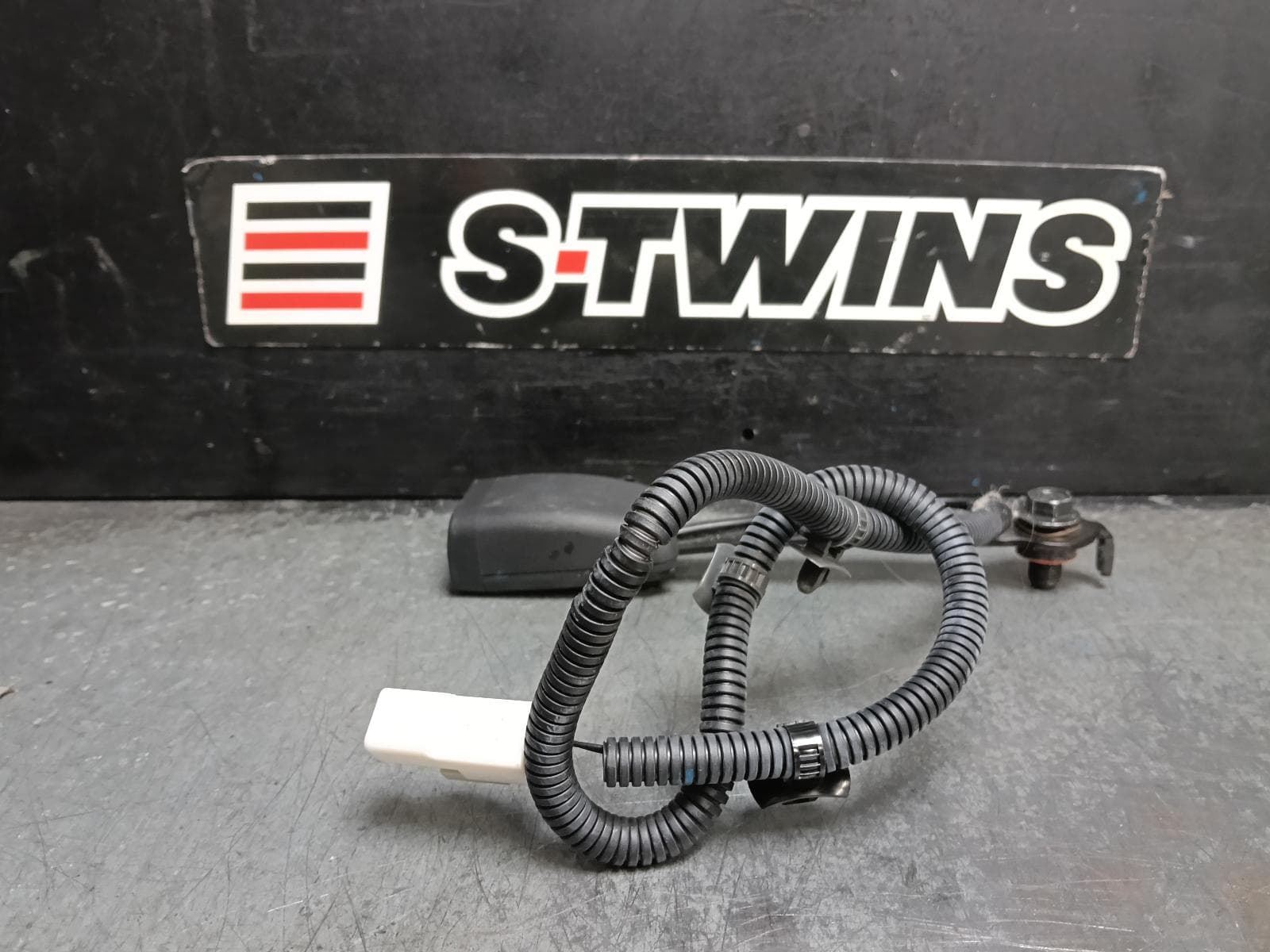 Used auto part listing image: 2015 HYUNDAI ACCENT SEAT BELT STALK RH FRONT, SEAT BELT STALK ONLY, RB, 05/11-12/19 0000423221