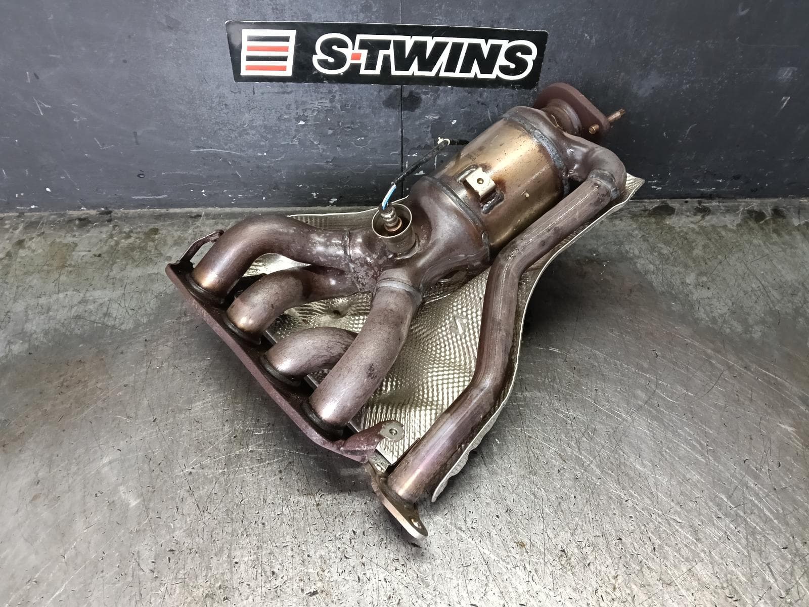 Used auto part listing image: 2021 TOYOTA RAV4 CATALYTIC CONVERTER MANIFOLD-CAT TYPE, 2.5, A25A-FXS, PETROL, HYBRID, AXAH52R/AXAH54R, 11/18-12/25 0000422991