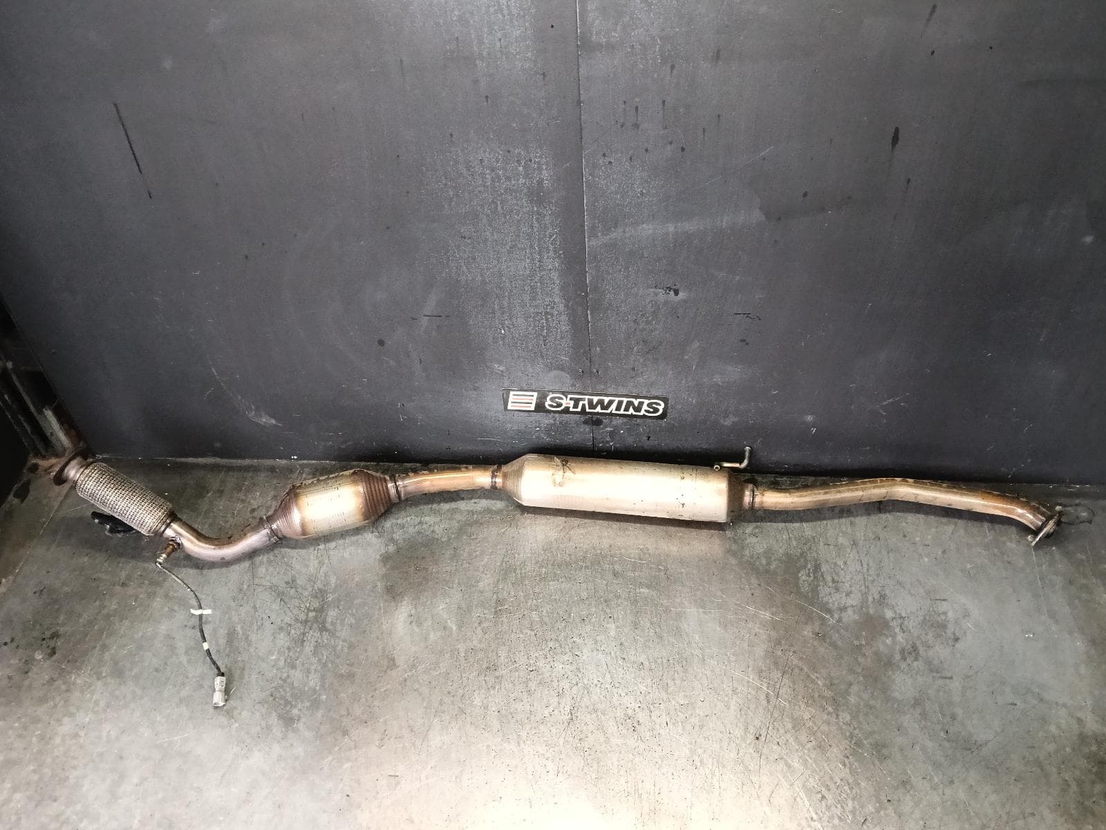 Used auto part listing image: 2021 TOYOTA RAV4 CATALYTIC CONVERTER UNDER CAR-CAT TYPE, 2.5, A25A-FXS, PETROL, HYBRID, AXAH52R/AXAH54R, 11/18-12/25 0000422992