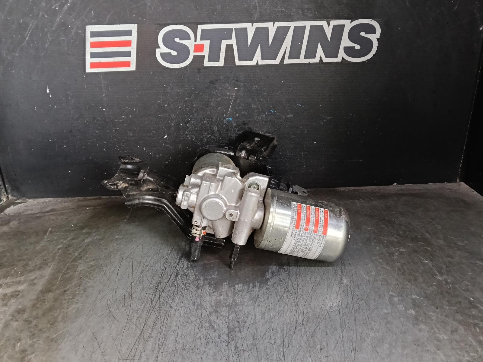Used auto part listing image: 2021 TOYOTA RAV4 ABS PUMP MODULATOR XA50, BRAKE BOOSTER/MASTER CYLINDER ASSY, HYBRID, 11/18-12/25 0000422994