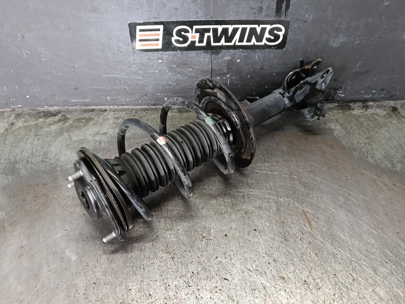 Used auto part listing image: 2021 TOYOTA RAV4 LEFT FRONT STRUT XA50, PETROL, 11/18-12/25 0000423016