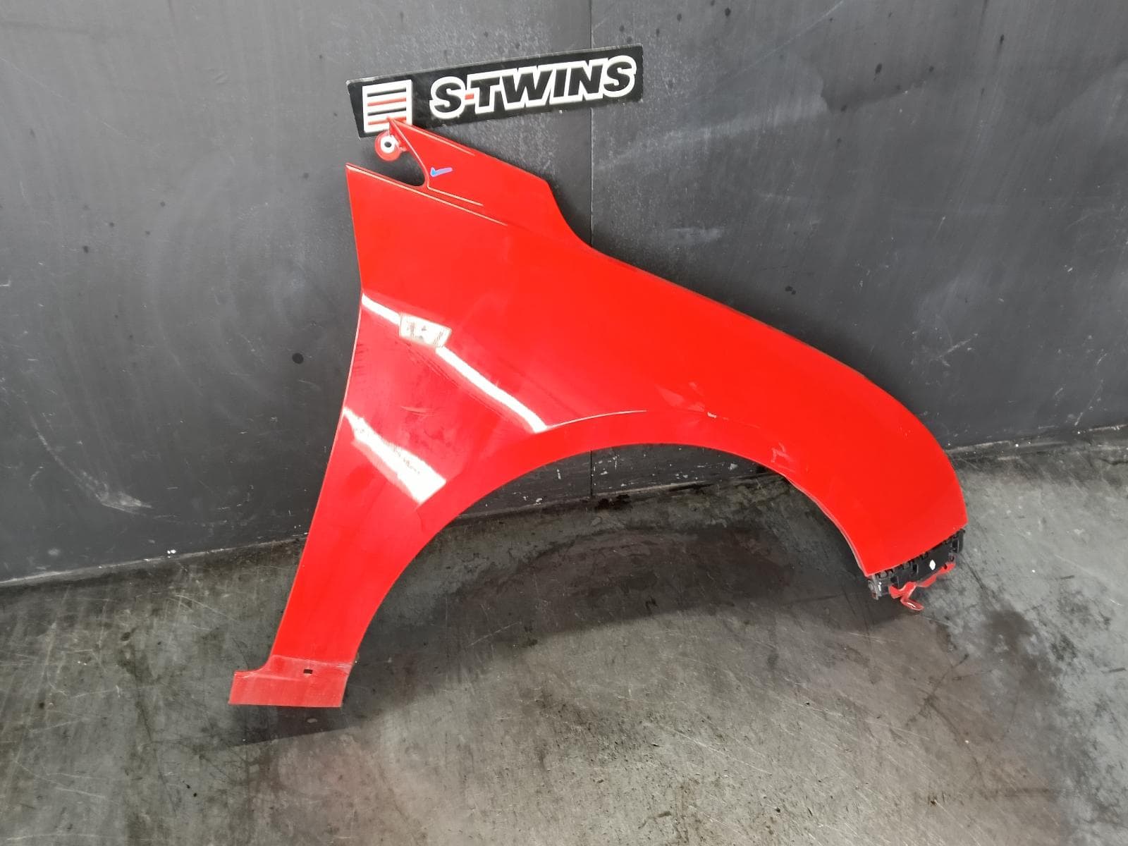Used auto part listing image: 2014 HOLDEN CRUZE RIGHT GUARD JH, SRi/SRi-V/Z SERIES, W/ INDICATOR & SKIRT TYPE, 03/11-12/14 0000423204