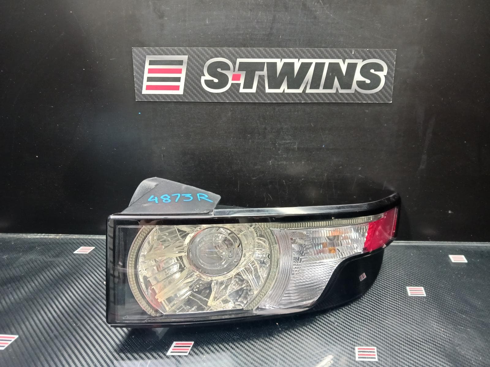 Used auto part listing image: 2014 LAND ROVER RANGE ROVER EVOQUE RIGHT TAILLIGHT IN BODY, L538, CLEAR TYPE, 11/11-06/15 0000174881
