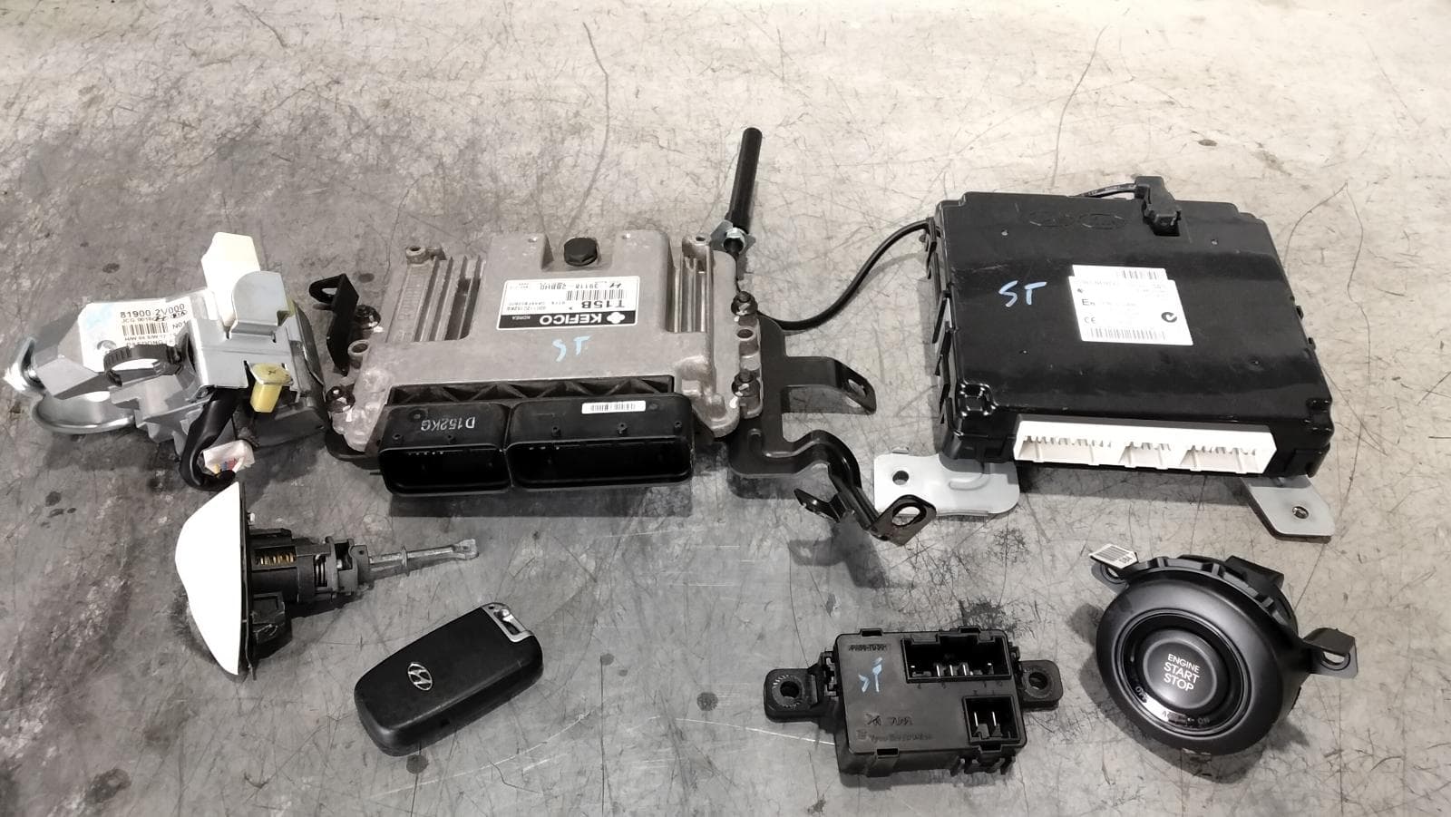 Used auto part listing image: 2014 HYUNDAI VELOSTER ENGINE ECU, TURBO, MANUAL T/M, P/N 391182BBH0, SEC SET (ECU/IMM/READER/KEY), FS, 06/12-04/15 0000417491