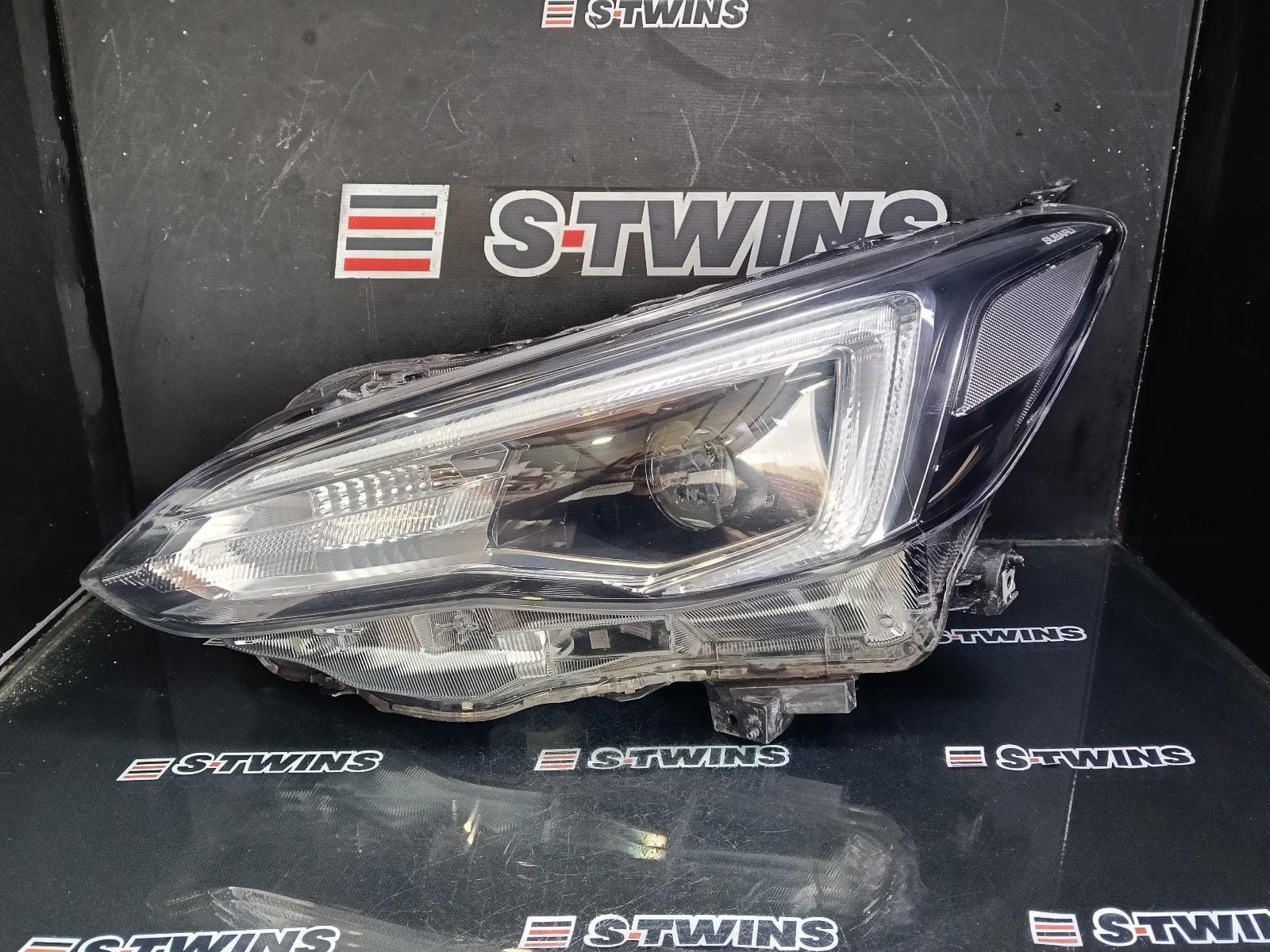 Used auto part listing image: 2020 SUBARU XV LEFT HEADLAMP G5X, LED TYPE, 03/17-04/20 0000386360