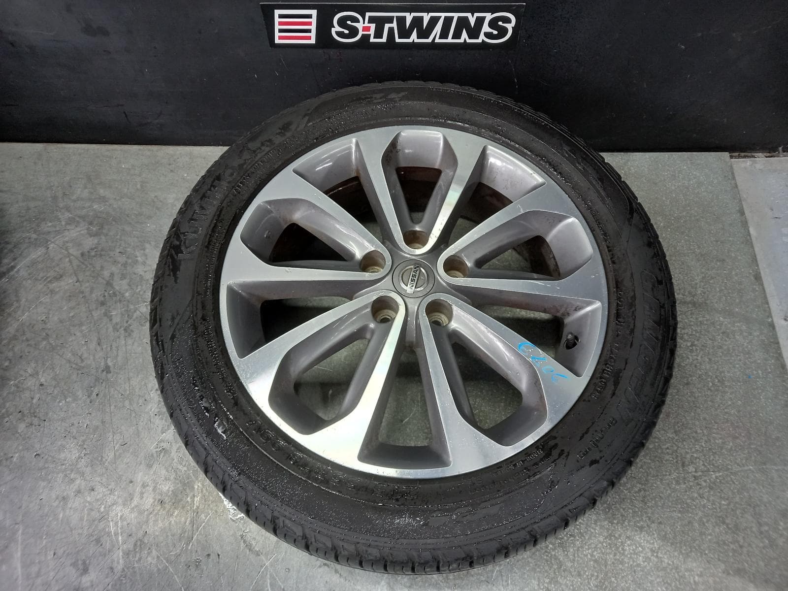 Used auto part listing image: 2013 NISSAN DUALIS WHEEL MAG FACTORY, 18X6.5IN, J10, 10/07-05/14 0000344229
