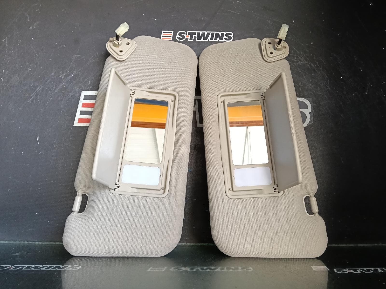 Used auto part listing image: 2013 NISSAN MURANO SUNVISOR Z51, PAIR, 12/08-02/15 0000423395