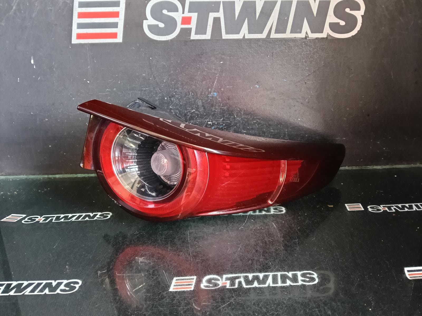 Used auto part listing image: 2020 MAZDA CX30 RIGHT TAILLIGHT IN BODY, W/ LED, NON TINTED TYPE, DM, 10/19- 0000423334