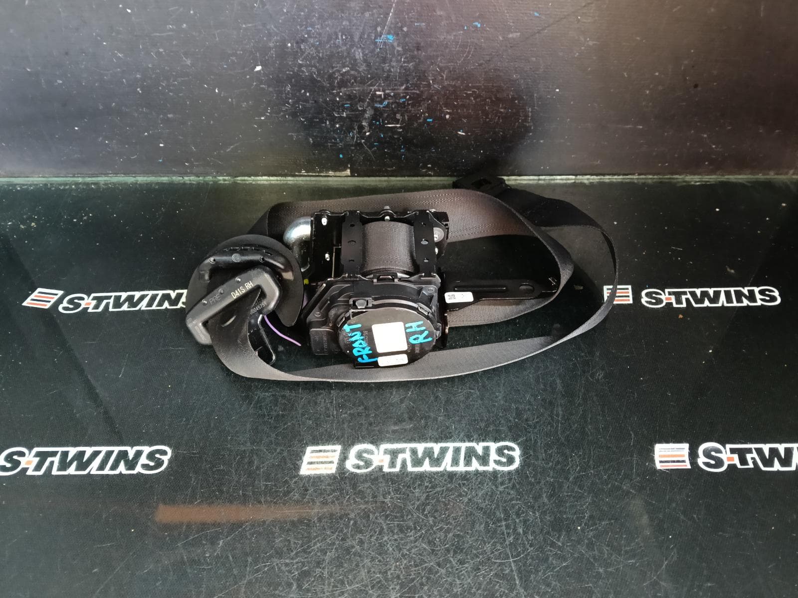 Used auto part listing image: 2020 MAZDA CX30 SEAT BELT STALK RH FRONT, SEAT BELT ONLY, DM, 10/19- 0000423346
