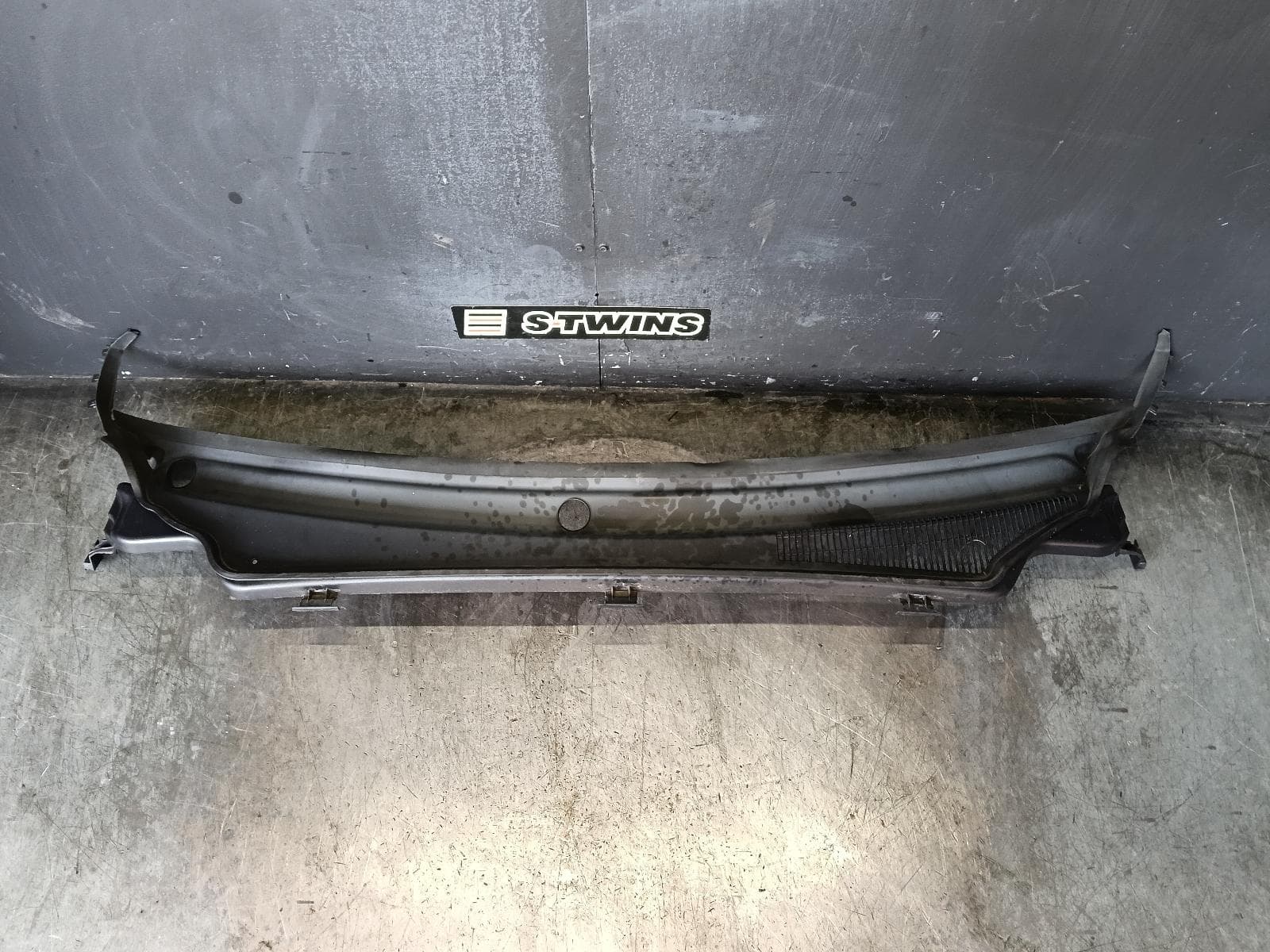 Used auto part listing image: 2014 JEEP GRANDCHEROKEE PLENUM CHAMBER WK, 10/10-02/22 0000423376