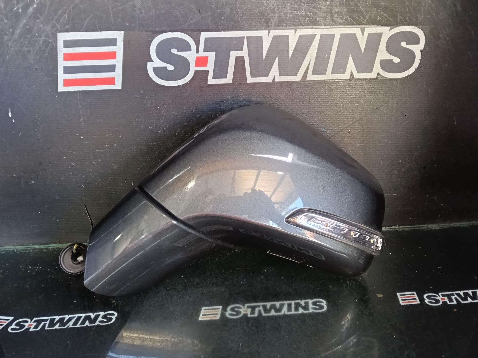 Used auto part listing image: 2018 HOLDEN TRAX LEFT DOOR MIRROR TJ SERIES, W/ INDICATOR TYPE, 10/16-12/20 0000423405