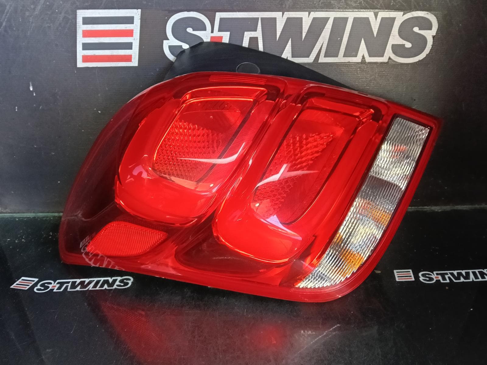 Used auto part listing image: 2018 HOLDEN TRAX LEFT TAILLIGHT TJ, IN BODY, LED TYPE, 10/16-12/20 0000423404