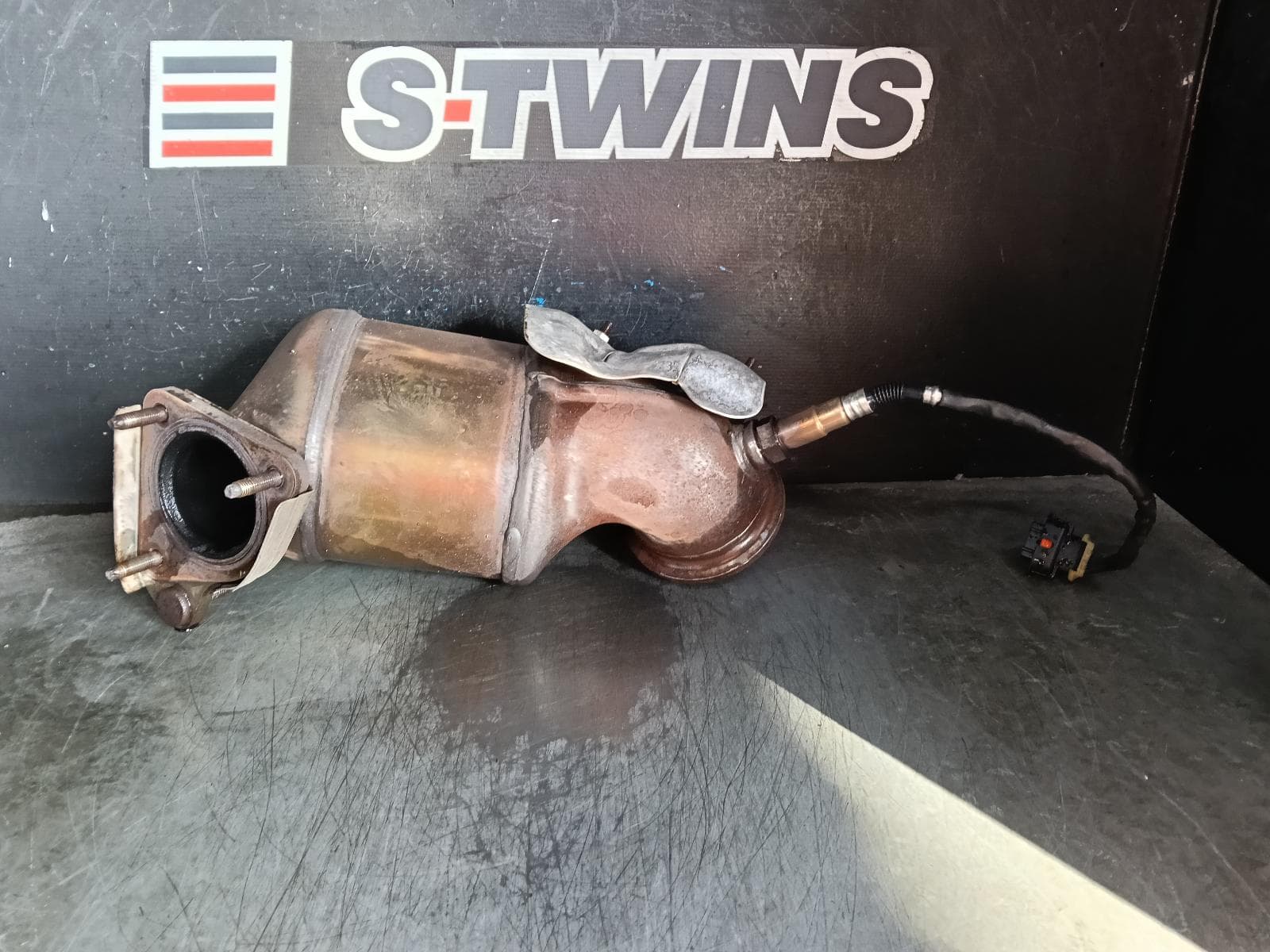 Used auto part listing image: 2014 HOLDEN CRUZE CATALYTIC CONVERTER DOWNPIPE-CAT TYPE, 1.6, PETROL, JH, 03/13-01/17 0000423358