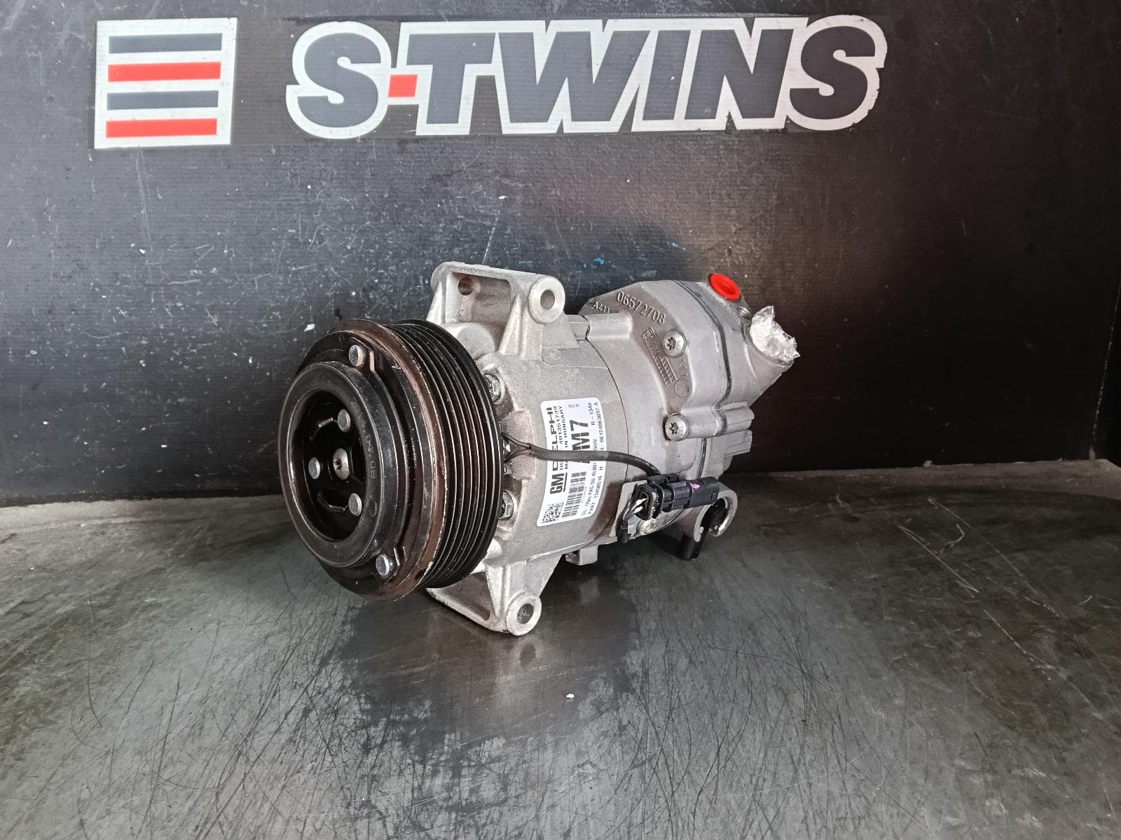Used auto part listing image: 2014 HOLDEN CRUZE A C COMPRESSOR JH, 1.6, A16, PETROL, P/N 13450516, 03/13-01/17 0000423360