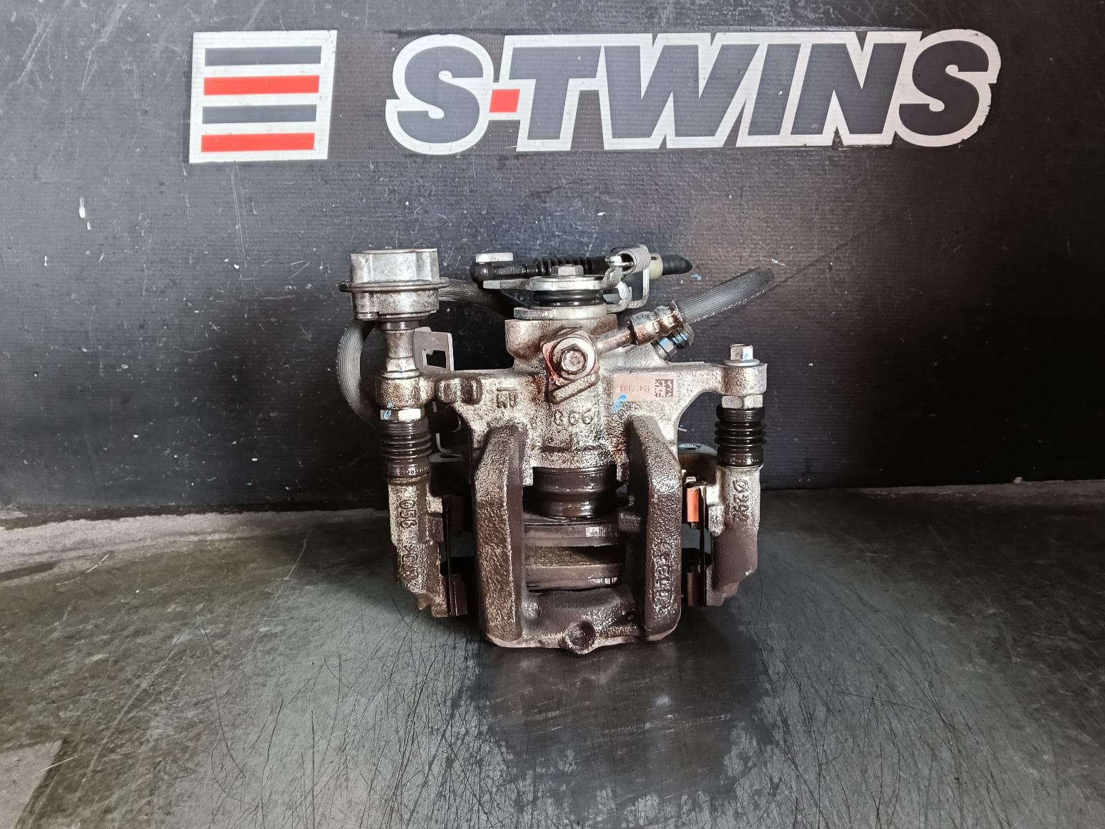 Used auto part listing image: 2014 HOLDEN CRUZE CALIPER RH REAR, JG-JH, SEDAN/HATCH, 03/09-01/17 0000423372