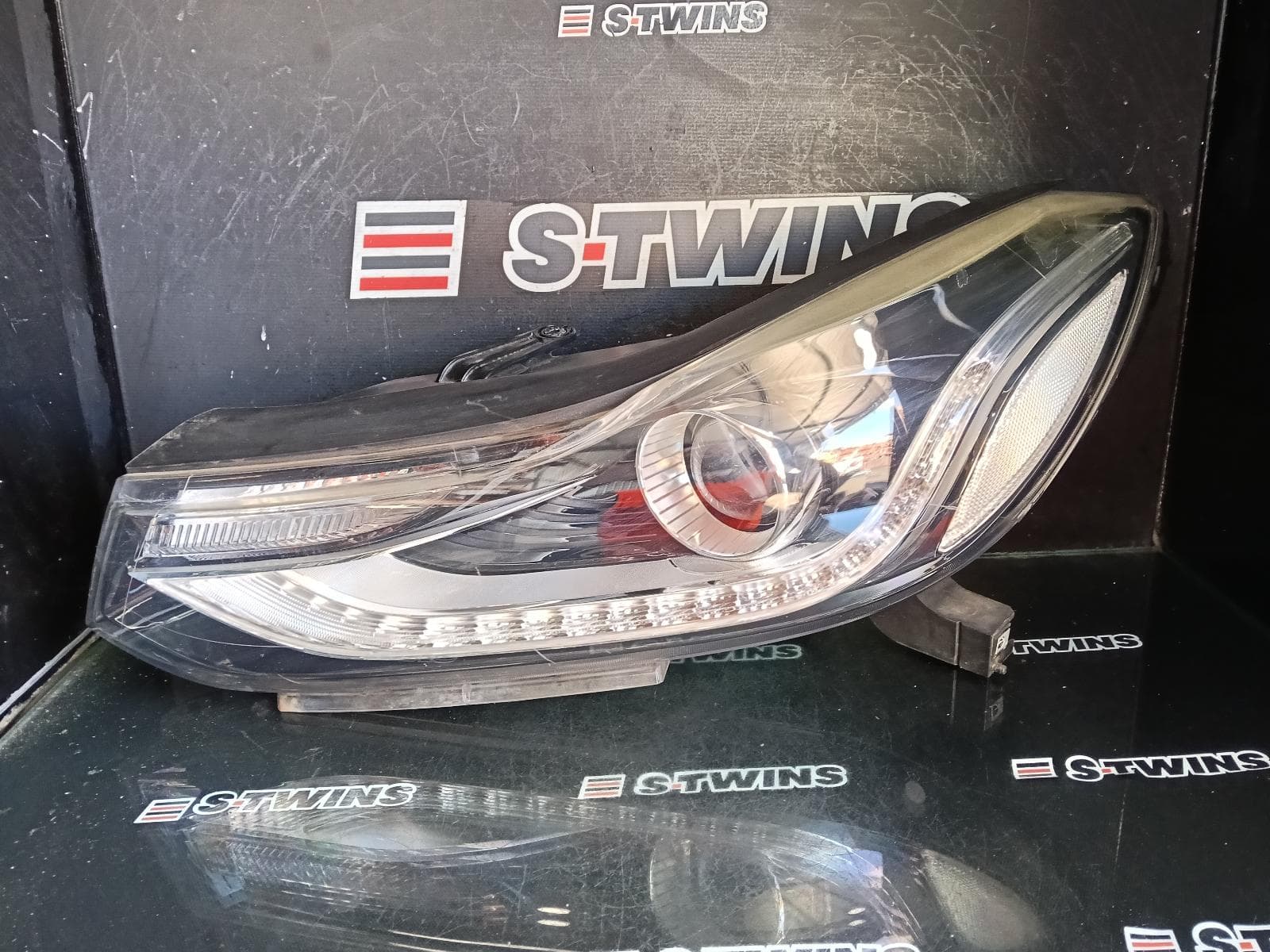 Used auto part listing image: 2018 HOLDEN TRAX LEFT HEADLAMP TJ SERIES, 10/16-12/20 0000423402