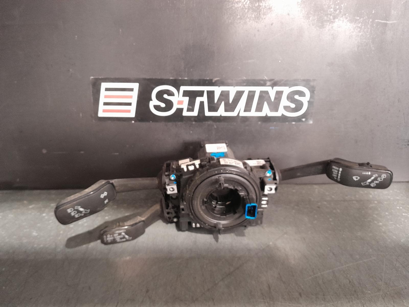 Used auto part listing image: 2016 SKODA SUPERB COMBINATION SWITCH ASSY, NP, 03/16- 0000343712