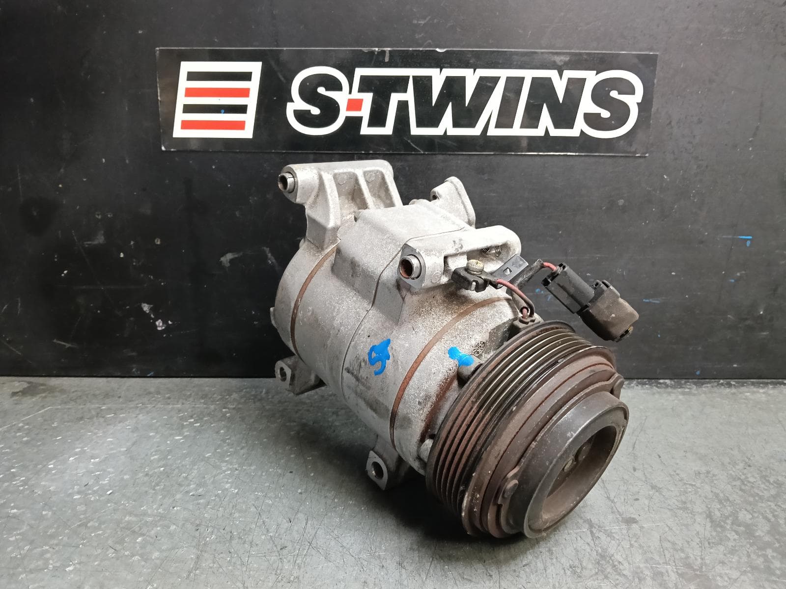 Used auto part listing image: 2013 MAZDA CX5 A C COMPRESSOR KE, 2.2, DIESEL, P/N KD62, 03/12-05/13 0000423495