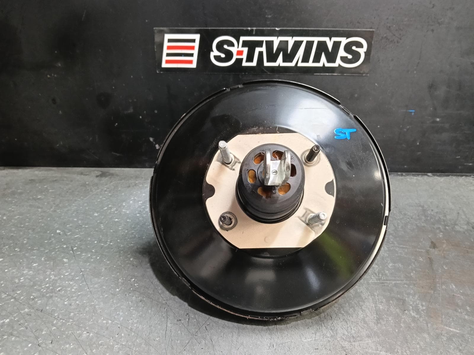 Used auto part listing image: 2013 MAZDA CX5 BRAKE BOOSTER KE, P/N K023, 02/12-12/16 0000423496
