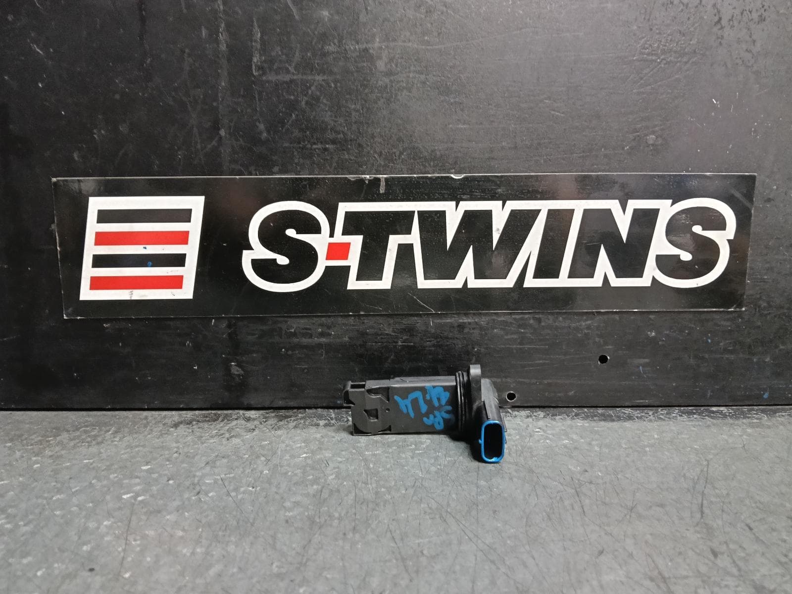 Used auto part listing image: 2013 MAZDA CX5 AIR FLOW METER DIESEL, P/N PE01, KE-KF, 02/12-04/18 0000423498