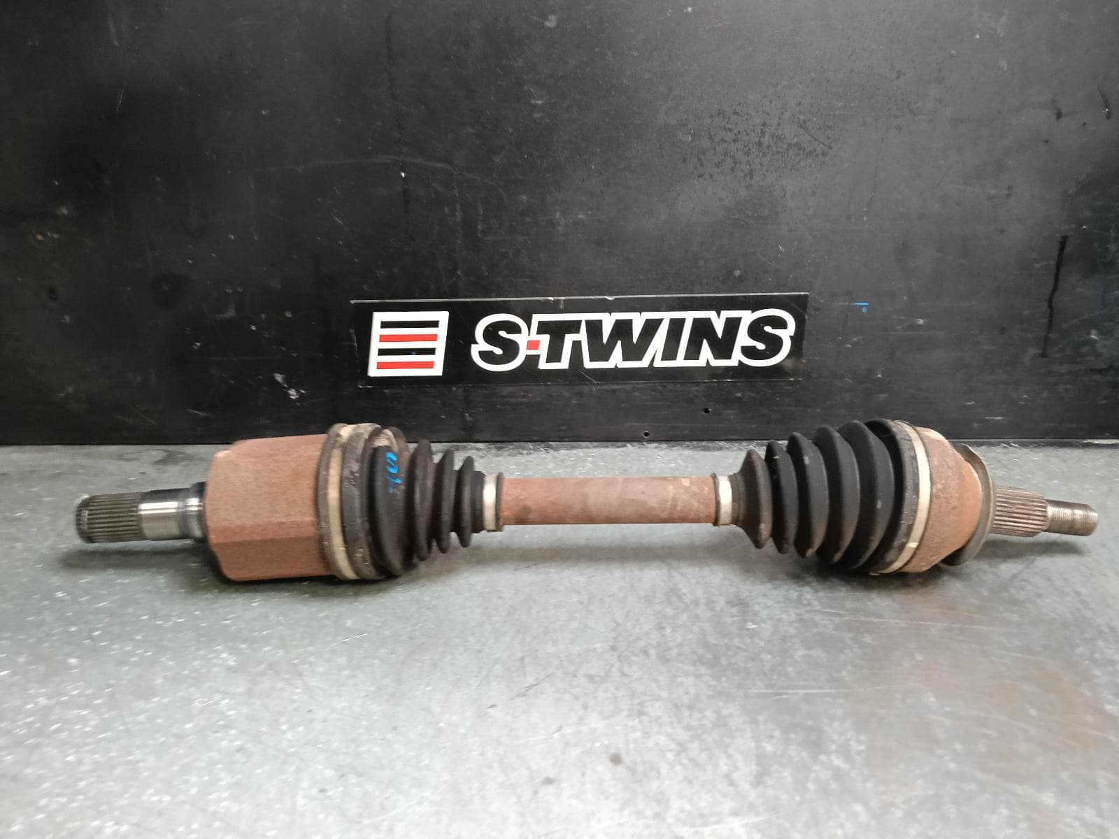 Used auto part listing image: 2013 MAZDA CX5 LEFT DRIVESHAFT FRONT, DIESEL, FTB4, KE, 02/12-12/16 0000423500