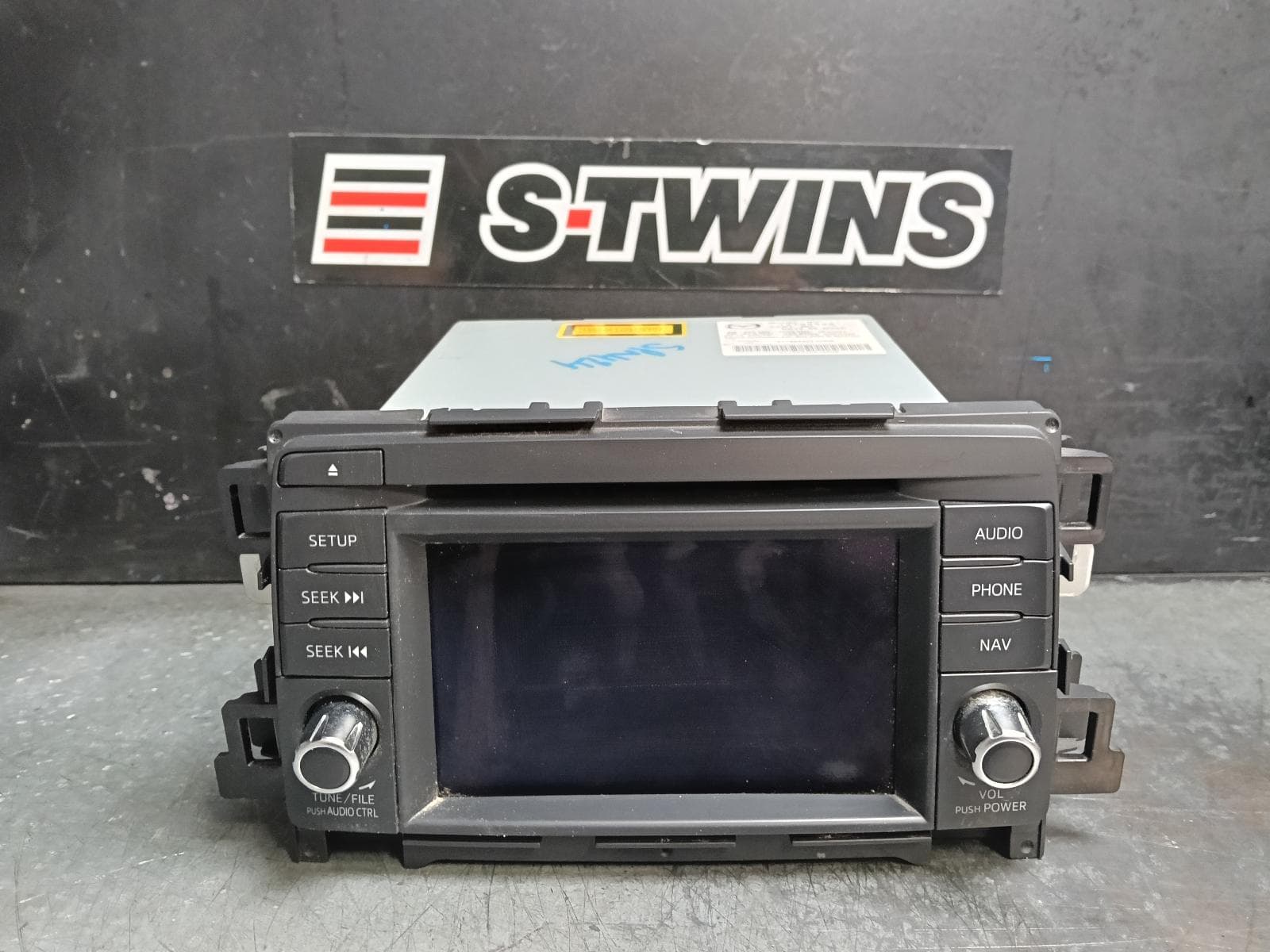 Used auto part listing image: 2013 MAZDA CX5 DISPLAY UNIT, KE, W/ NAV TYPE, 02/12-12/14 0000423501