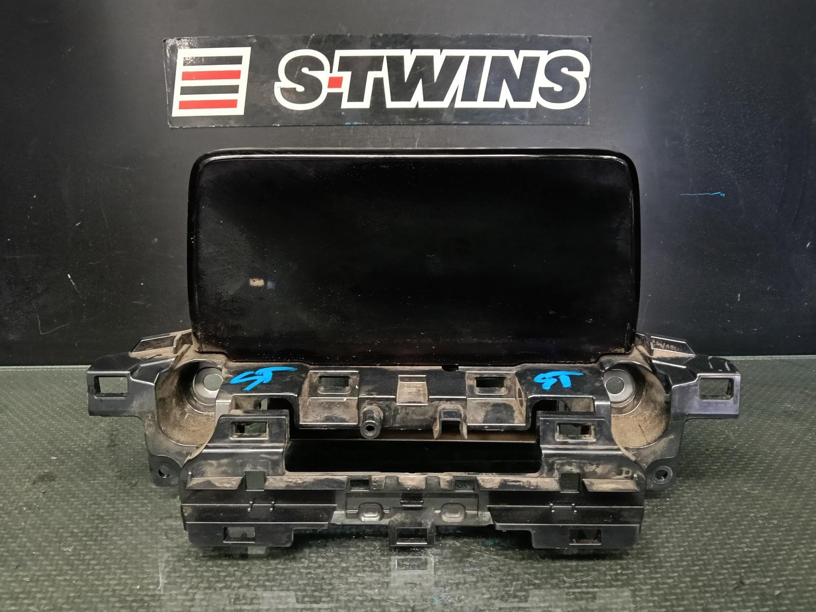 Used auto part listing image: 2018 MAZDA CX5 DISPLAY UNIT, 7IN TOUCHSCREEN, KF, 02/17-08/21 0000423514