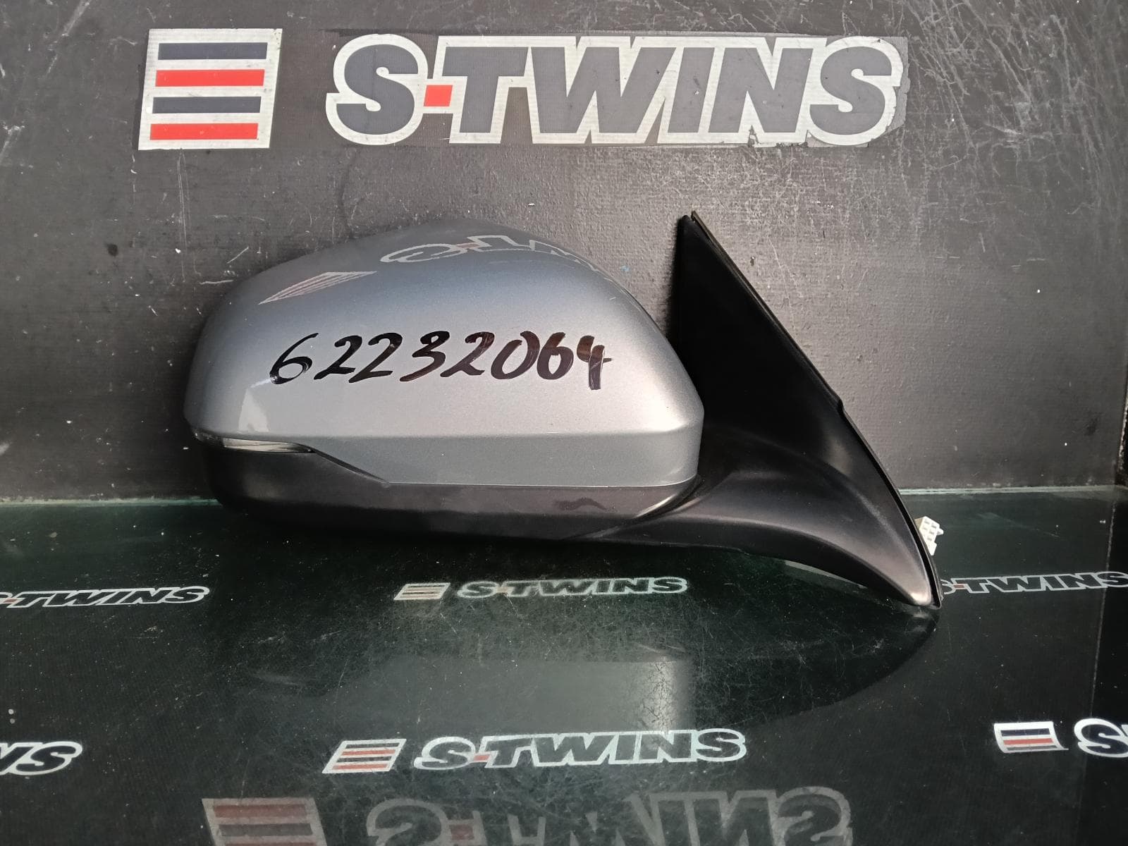 Used auto part listing image: 2018 HONDA HRV RIGHT DOOR MIRROR RU, VTi-S, COLOUR CODED, MANUAL FOLD, NON CAMERA TYPE, 12/14-10/21 0000395347