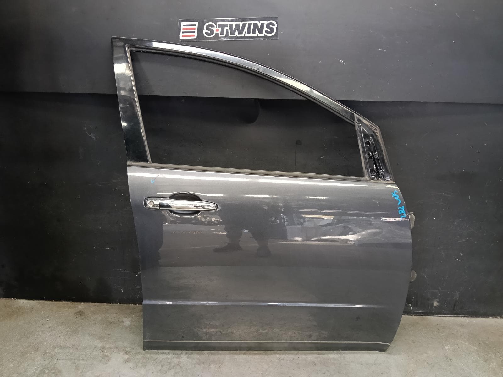 Used auto part listing image: 2012 SUBARU TRIBECA RIGHT FRONT DOOR B9, 10/06-01/14 0000420808