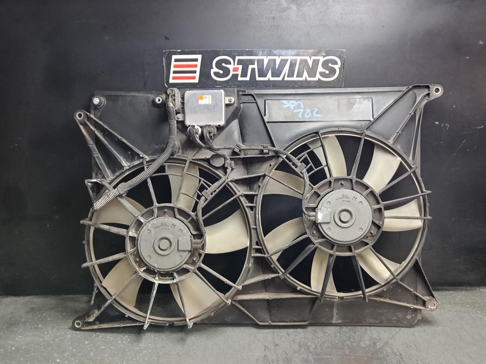 Used auto part listing image: 2012 SUBARU TRIBECA FAN DUAL FAN ASSY, B9, EZ36, 12/07-01/14 0000421450