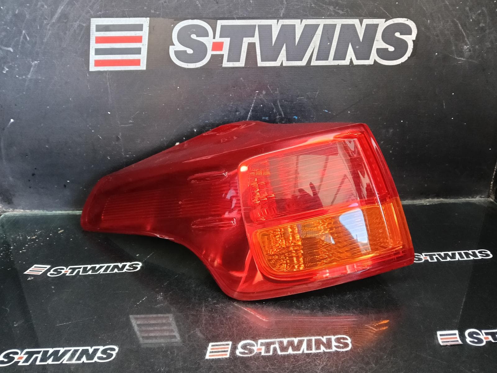 Used auto part listing image: 2015 TOYOTA RAV4 LEFT TAILLIGHT IN BODY, XA40, 12/12-09/15 0000399744