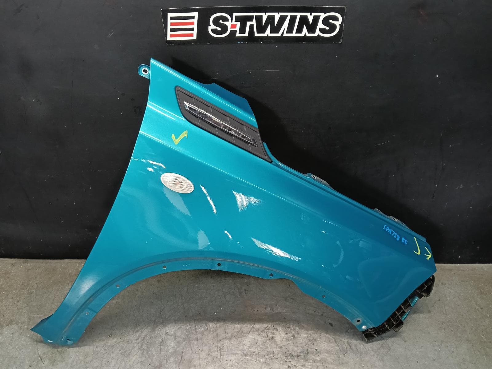 Used auto part listing image: 2023 SUZUKI VITARA RIGHT GUARD VITARA, LY (VIN TSM), W/ INDICATOR TYPE, 06/15- 0000398064