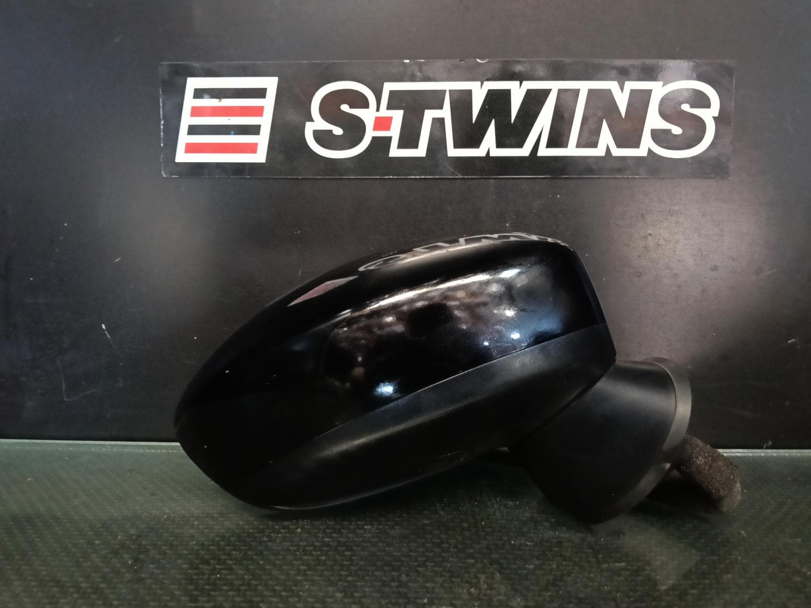 Used auto part listing image: 2021 MAZDA MX5 RIGHT DOOR MIRROR ND SERIES, W/ ELECT ADJ, HEATED TYPE, HIGH GLOSS BLACK, 08/15- 0000416786